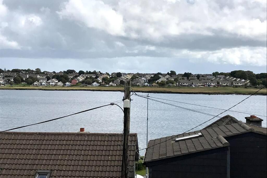 Stylish 3 Bed Apartment With Lough Atalia Views Galway Exterior photo